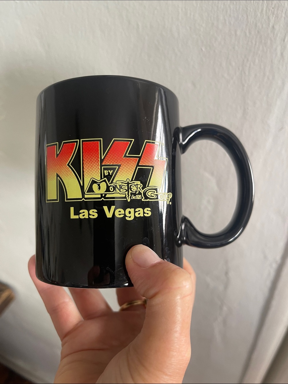 Kiss Gradient Logo Black Las Vegas Mug